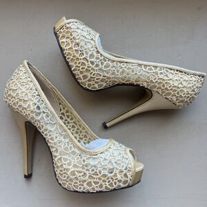 Lady Couture Ivy Peep Toe Gold Lace Mesh Stiletto Heels NIB‎ Women’s EU 40 US 9
